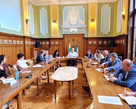 След изписването от болница: Здравко Димитров проведе две важни срещи в Общината