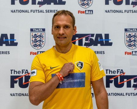 Стилиян Петров се завърна във футбола