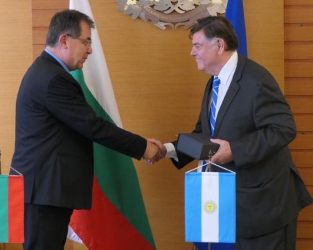 Аржентина иска да купува българско розово масло