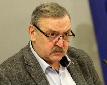 Продължава протестът в подкрепа на проф. Кантарджиев