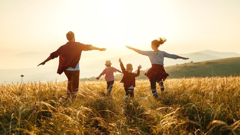 Защо родителите, които имат две деца, живеят по-дълго