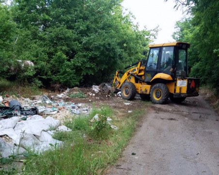 Незаконното сметище край Асеновградския надлез бе премахнато от 