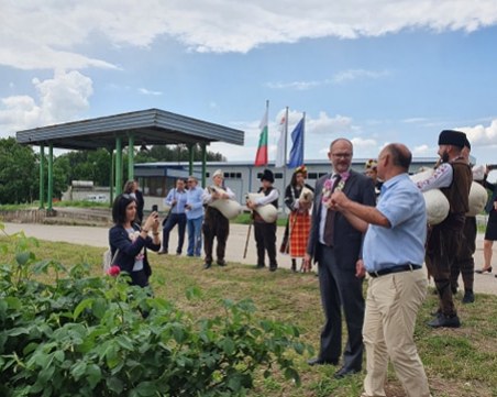 Посланикът на Дания видя розобера в Брезовско