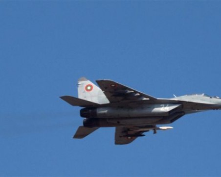 Военен самолет МиГ на българските ВВС е паднал в района на Шабла