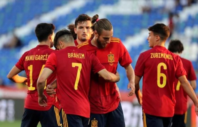 Испания повика още 11 играчи след случаите на коронавирус
