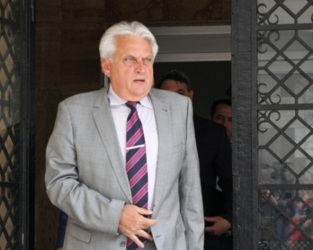 Бойко Рашков става шеф на комисията за борба с трафика на хора