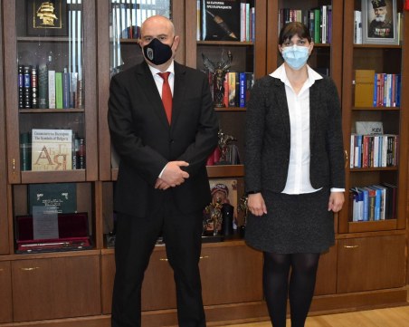 Гешев след срещата с Кьовеши: Обсъдихме борбата с организираната престъпност