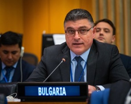 Министърът на отбраната за изчезналия пилот: Трябва да сме готови за най-лошото