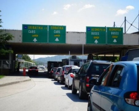 Пловдивчани рискуват почивката си в Гърция с бързи тестове