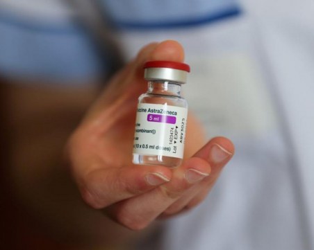 Италия ограничава AstraZeneca след смъртта на тийнейджърка с първа доза от нея