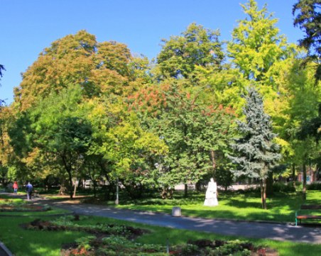 Избраха фирма за обновяването на Градската градина на Пловдив, пари обаче – няма