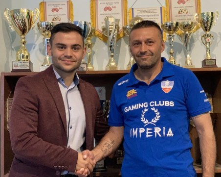 Данаил Бачков пое Спартак