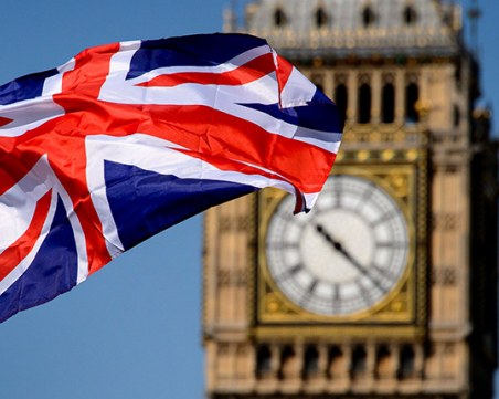 Отлагат вдигането на локдауна в Англия?