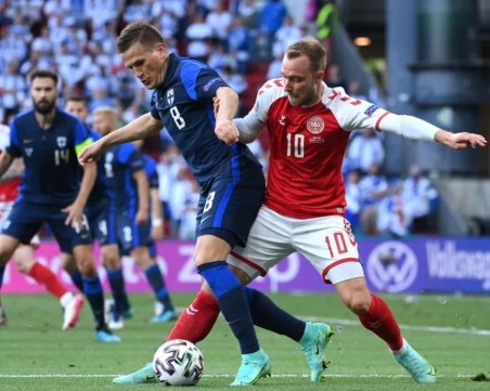 Ужас на Евро 2020, борят се за живота на звезда на Дания, прекратиха мача