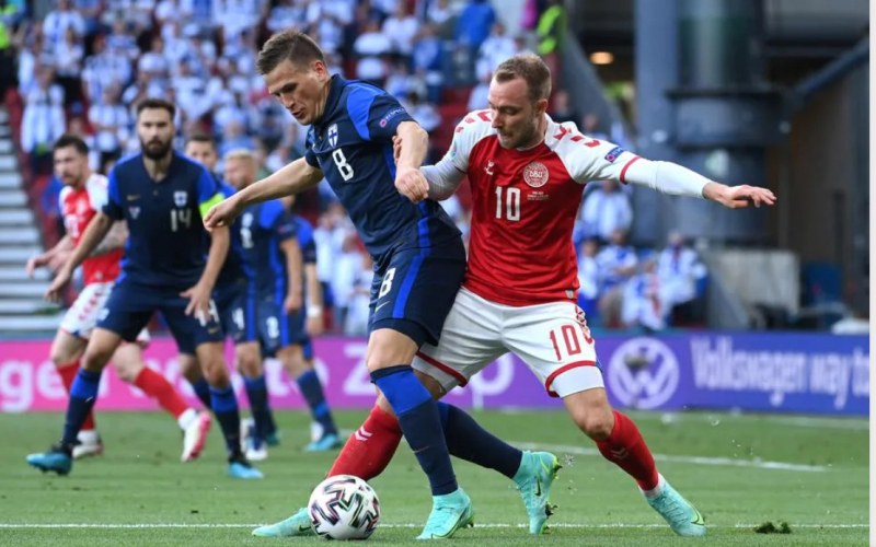 Ужас на Евро 2020, борят се за живота на звезда на Дания, прекратиха мача