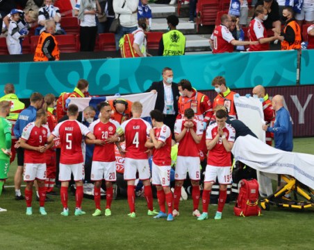 Ериксен е получил сърдечен арест