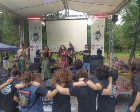 Ученическите банди на Лаута: Ние сме рокът!