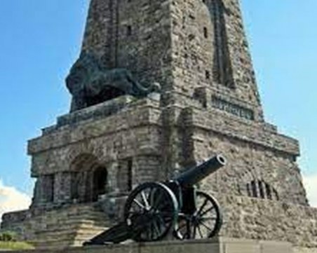 Започва обследване на паметника 