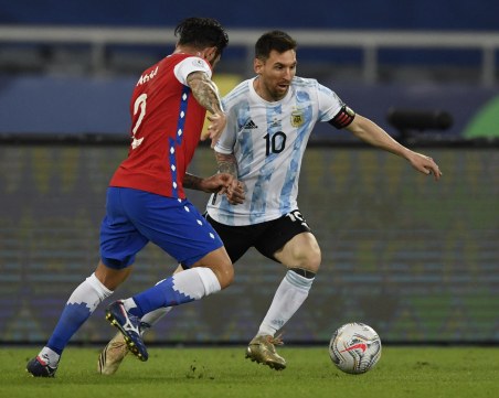 Аржентина започна Копа Америка с равенство