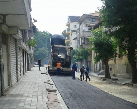 Асфалтират още 3 улици от Водния проект в Пловдив