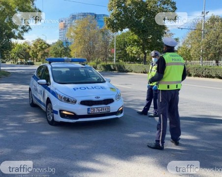 Полицаи спират порше на възлов булевард, неадекватният водач опитва да избяга и заплашва с уволнение