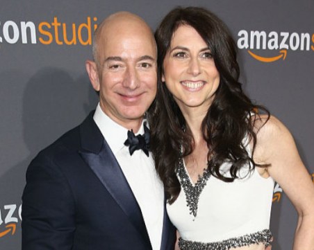 Бившата жена на Безос с рекордно дарение за образование