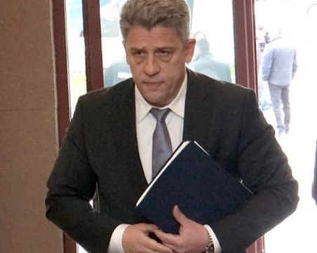 Сменят шефа на разузнаването