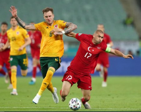 Уелс се справи с Турция, Бейл изпусна дузпа