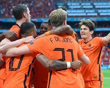 Нидерландия стана третия тим, който се класира за елиминациите