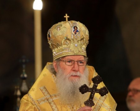 Патриарх Неофит е приет в болница