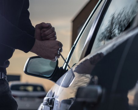 Спипаха крадец, претарашил бус в Пазарджик