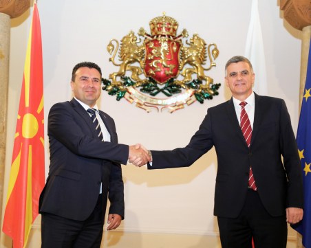 Зоран Заев се срещна със Стефан Янев, двамата ще говорят на четири очи