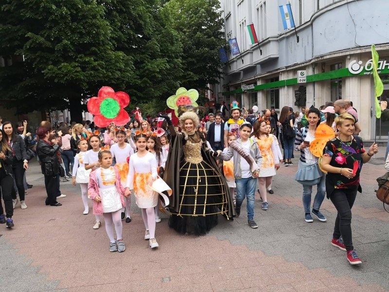 От спорт до астрономия: Безплатни занимания забавляват децата в Пловдив през лятото