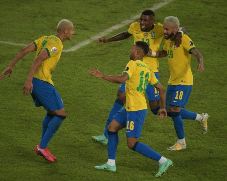 Бразилия с разгром, Колумбия с първа грешна стъпка на Копа Америка