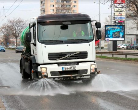 Започва голямото машинно миене на пловдивските улици