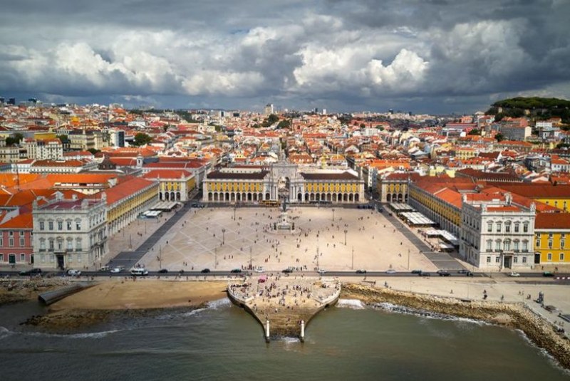 Затварят Лисабон през уикенда заради коронавируса