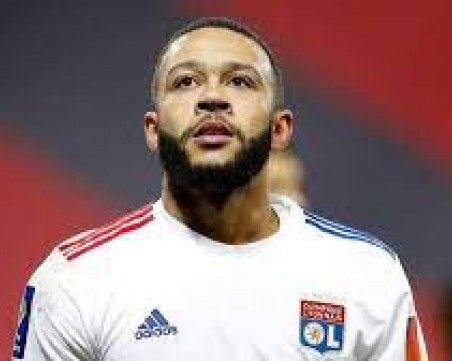 Мемфис Депай официално е играч на Барселона