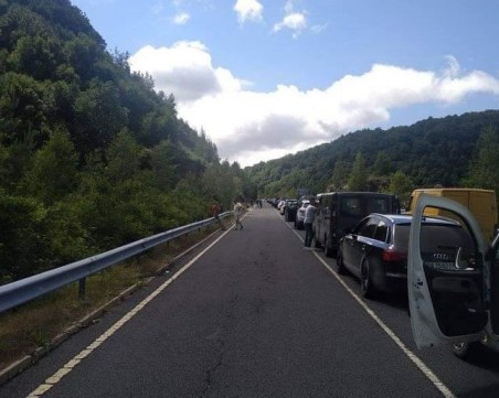 Опашките за Гърция стигат 20 км, от днес влизаме и с бърз антигенен тест