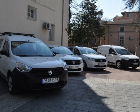 Община Пловдив купува коли за 270 хил. лева, сред тях джип или миниван за 80 бона