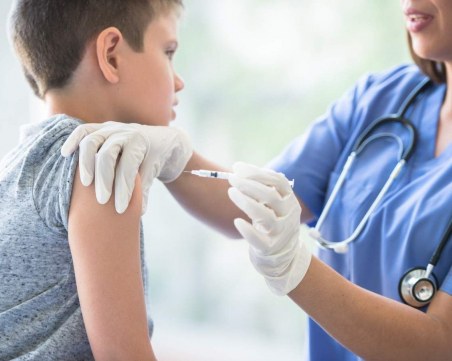 Официално: Ваксинират деца само с Pfizer и ако са над 12-годишни