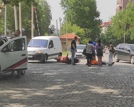 Блъснаха моторист на пловдивски прелез