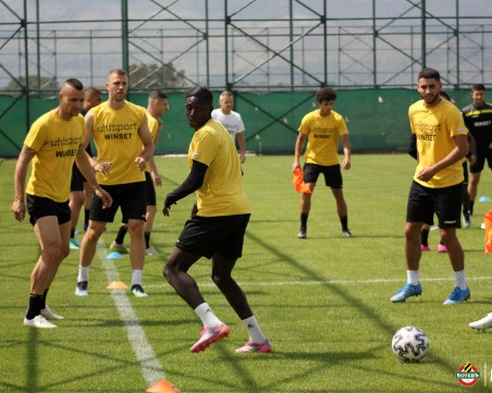 Ботев с първа тренировка на лагера в Турция