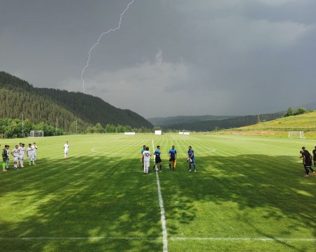 Локо започна контролите с победа