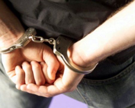 Хванаха двама бегълци, осъдени на години затвор