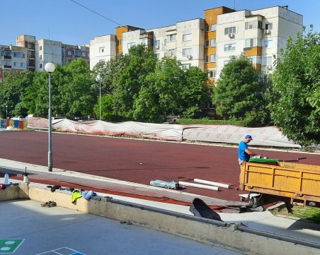 Обновяват спортна площадка в тракийско училище