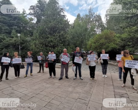 Жители на Брестовица блокират възлов булевард в Пловдив