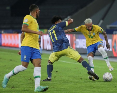 Бразилия се измъкна с гол дълбоко в добавеното време, Еквадор и Перу с равенство