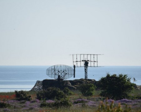 Подновиха операцията по издирването на черната кутия на падналия МИГ-29