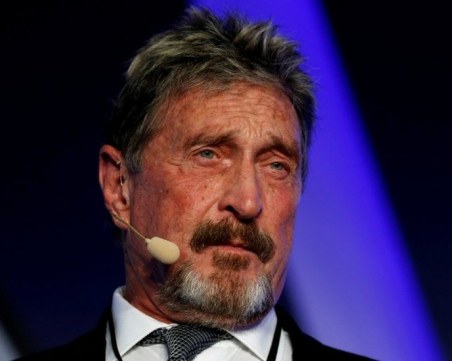 Създателят на McAfee е намерен мъртъв в килията на затвора