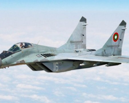 Показват черната кутия от падналия МиГ-29 в Граф Игнатиево